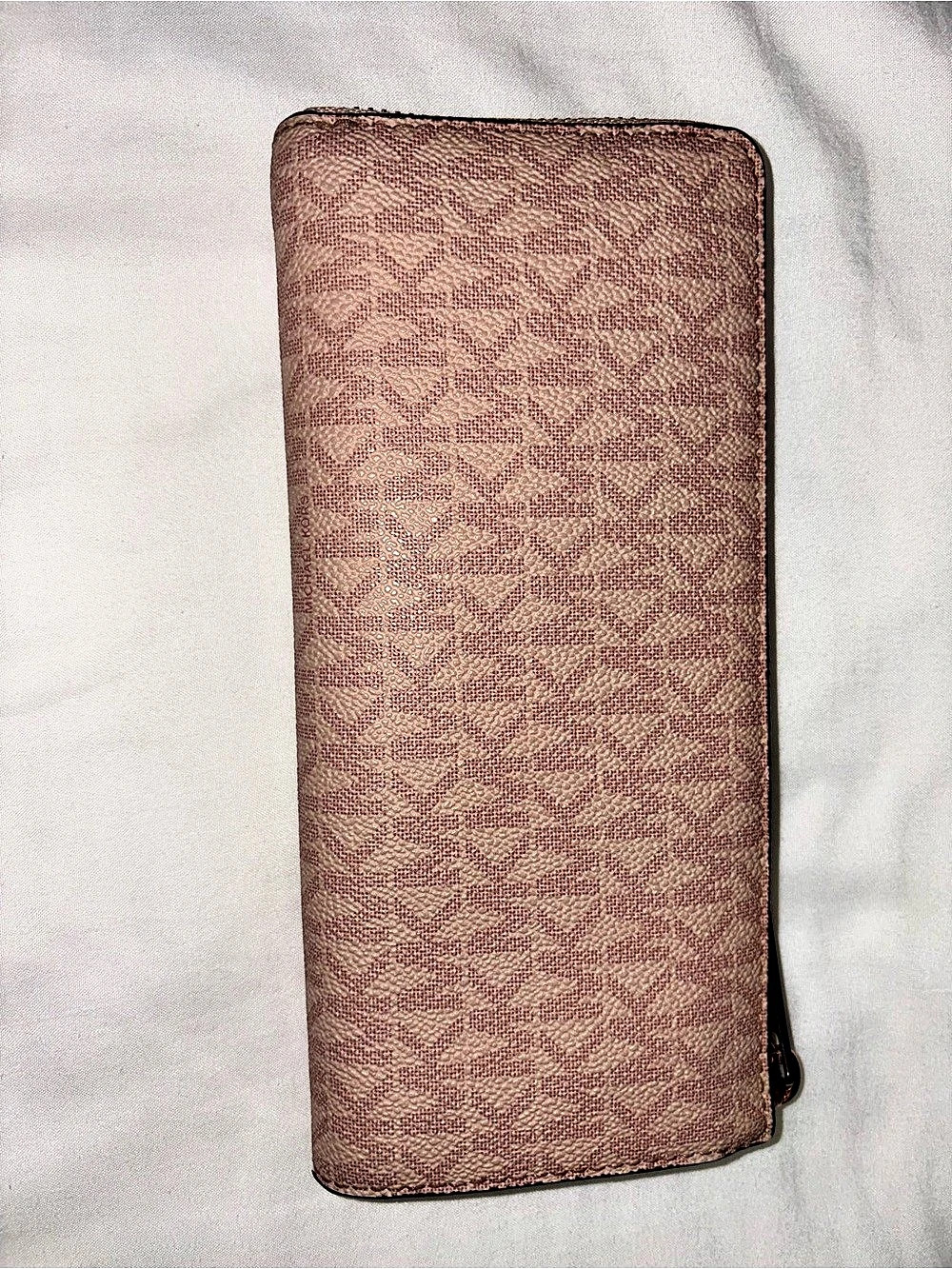 Michael Kors Wallet - Picture 2 of 7
